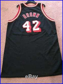 1997-98 Miami Heat PJ Brown Signed Game Used Issued Pro Cut NBA Jersey Nike COA