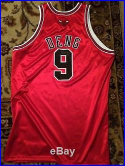 2004-05 Luol Deng Chicago Bulls Game Issued Autograhed Jersey