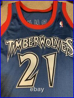 2006-07 Kevin Garnett Europe Live Game Issued Jersey Timberwolves ULTRA RARE