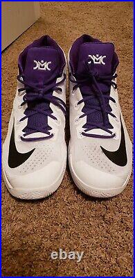 Demarcus Cousins game Issued shoes. Sacramento Kings. Great for autographs