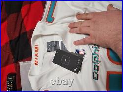 Dolphins Tyreek Hill Game Issued Signed White Nike Limited Jersey BAS Witnessed