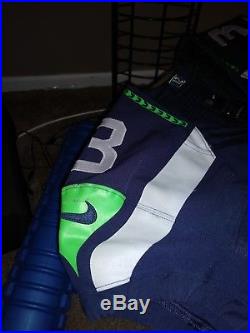 Game Issued 2013 Russell Wilson Jersey shows wear not game used read