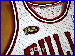 Luc Longley 98 Bulls NBA Finals Game Issued Worn Used Home Jersey LOA