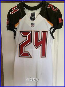 Tampa Bay Buccaneers Game Team Issued Jersey sz 40 with COA